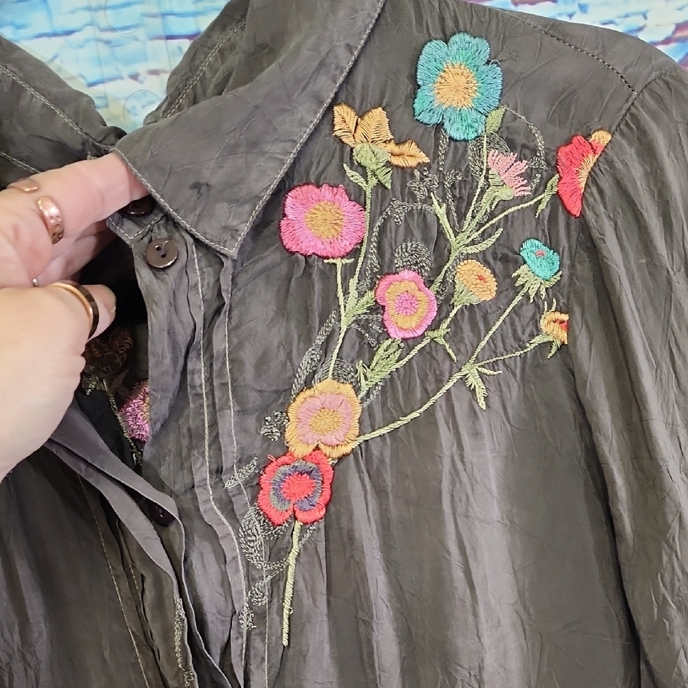 Johnny Was Brown Blouse with Floral Embroidery - Picture 6 of 7